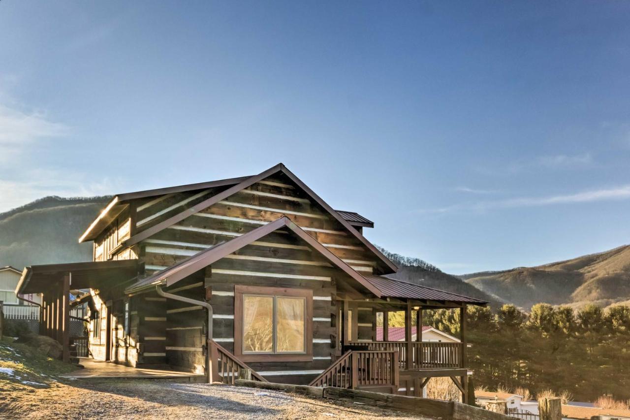 The Cabin At Marys Place With Deck And Mtn Views! Villa Maggie Valley Exterior photo